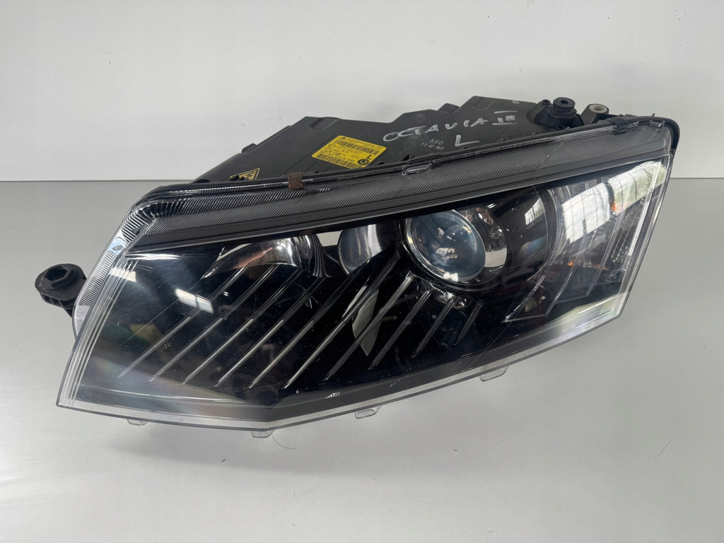 Frontscheinwerfer Skoda Octavia III 5E1941015B Xenon Links Headlight SCH7038007530bg