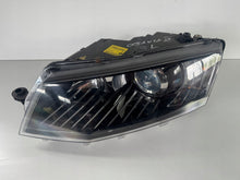 Load image into Gallery viewer, Frontscheinwerfer Skoda Octavia III 5E1941015B Xenon Links Headlight SCH7038007530bg