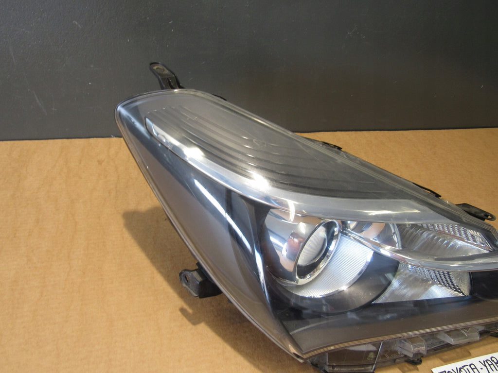 Frontscheinwerfer Toyota Yaris Rechts Scheinwerfer Headlight