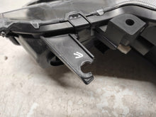 Load image into Gallery viewer, Frontscheinwerfer Toyota Yaris Cross Rechts Scheinwerfer Headlight SCH7421623725gq