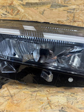 Laden Sie das Bild in den Galerie-Viewer, Frontscheinwerfer Dacia Sandero III Logan 260102152R Rechts Headlight SCH5074920698xy