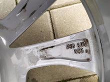 Laden Sie das Bild in den Galerie-Viewer, 1x Alufelge 18 Zoll 7.0&quot; 5x112 45ET Glanz Silber 658601025 Skoda Scala Rim Wheel