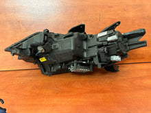 Load image into Gallery viewer, Frontscheinwerfer Mitsubishi Outlander 8301D3-32 LED Rechts Headlight