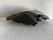 Load image into Gallery viewer, Frontscheinwerfer Toyota Yaris LED Links Scheinwerfer Headlight