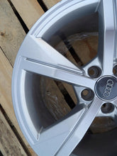 Laden Sie das Bild in den Galerie-Viewer, 1x Alufelge 17 Zoll 7.5" 5x112 82A601025G Audi A1 Rim Wheel FEL7867609992mj