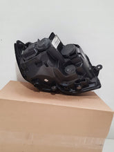 Laden Sie das Bild in den Galerie-Viewer, Frontscheinwerfer VW Transporter Caravelle 7E1941005D Rechts oder Links