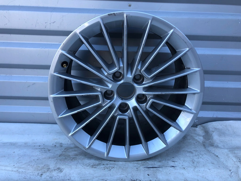 1x Alufelge 17 Zoll 8.0" 5x112 46ET Glanz Silber 8Y0601025 Audi A3 Rim Wheel FEL9625919973km