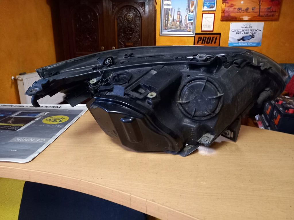 Frontscheinwerfer BMW E60 E61 Xenon Ein Stück (Rechts oder Links) Headlight SCH8823573659zm