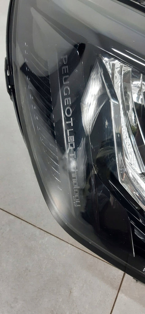 Frontscheinwerfer Peugeot 208 Rechts Scheinwerfer Headlight SCH7360570267wo