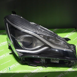 Frontscheinwerfer Toyota Yaris 81130-0DJ70 Rechts Scheinwerfer Headlight SCH4033181195qx