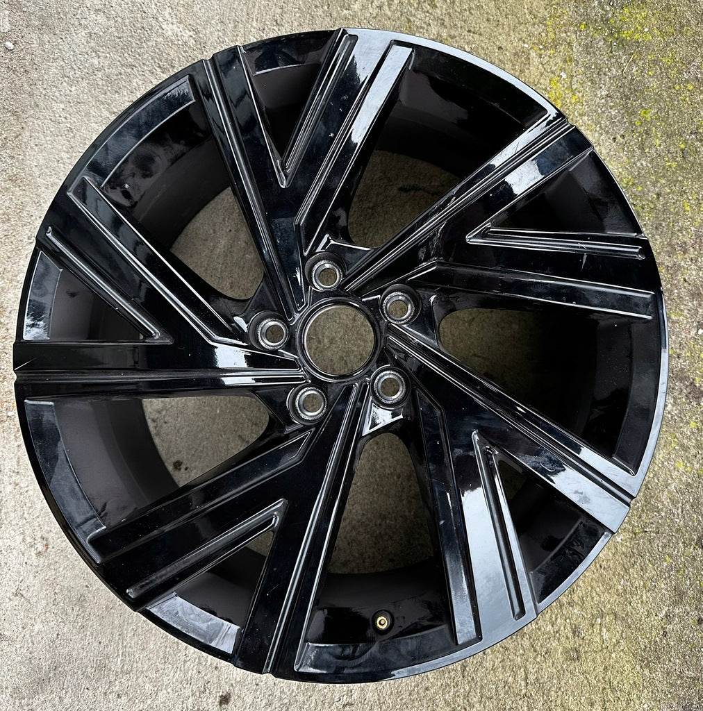 1x Alufelge 18 Zoll 7.5" 5x112 5H0601025AE VW Golf Viii Rim Wheel FEL3973186106lx
