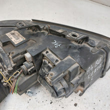 Laden Sie das Bild in den Galerie-Viewer, Frontscheinwerfer Audi A4 B6 89309150 8E0941003S 8E0990007S Xenon Links