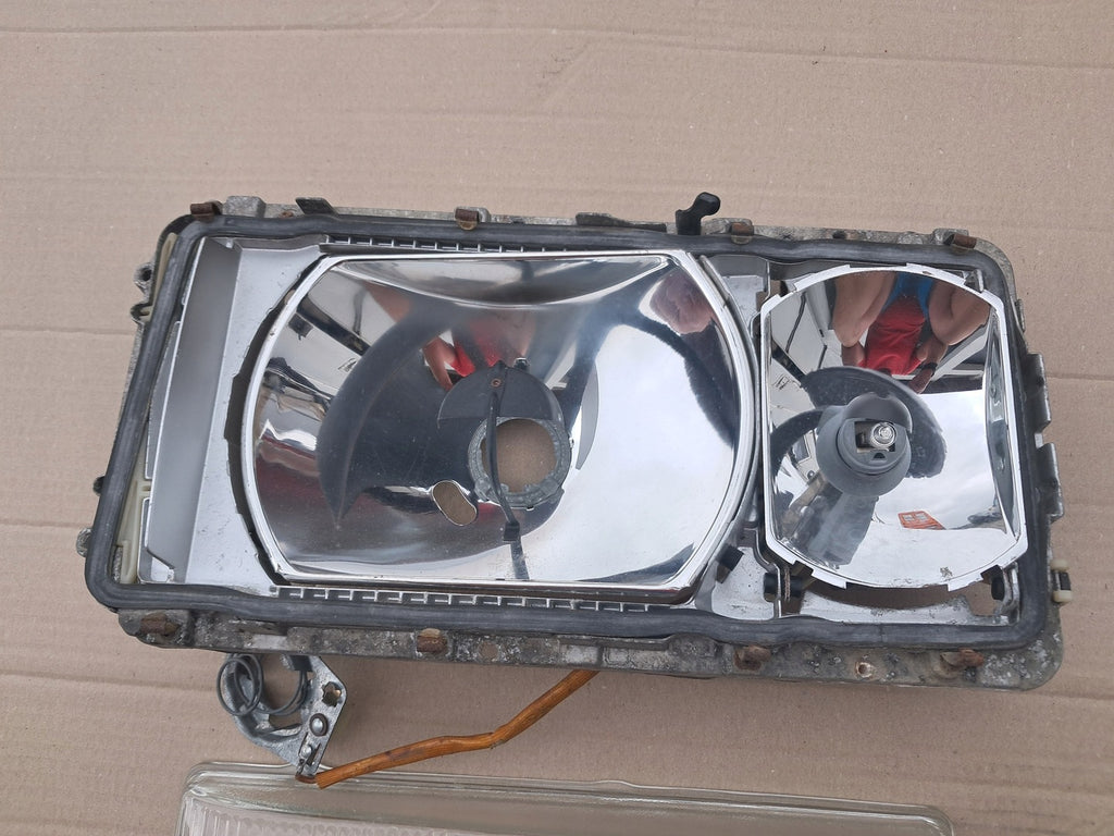 Frontscheinwerfer Mercedes-Benz W116 1168205761 Ein Stück (Rechts oder Links)