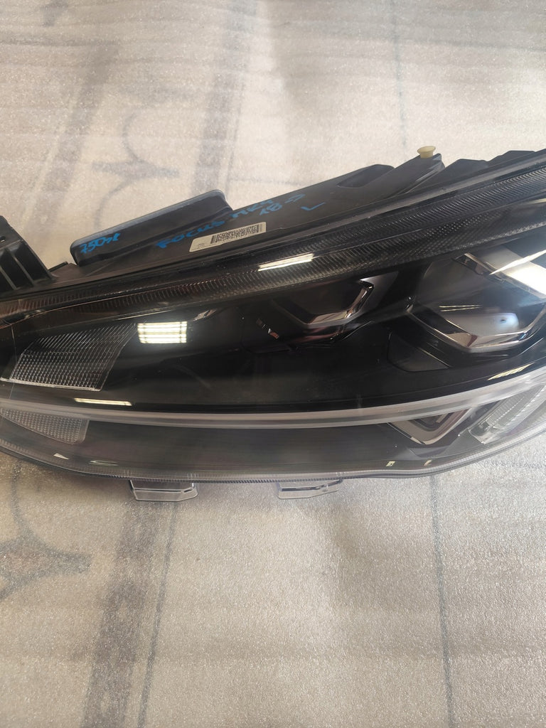 Frontscheinwerfer Ford Focus MX7B-13E015-ED Links Scheinwerfer Headlight