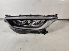 Laden Sie das Bild in den Galerie-Viewer, Frontscheinwerfer Toyota Yaris Links Scheinwerfer Headlight SCH8380704216hf