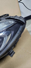 Laden Sie das Bild in den Galerie-Viewer, Frontscheinwerfer Mercedes-Benz W246 W242 A2468207161 Links Headlight SCH5227882032jl