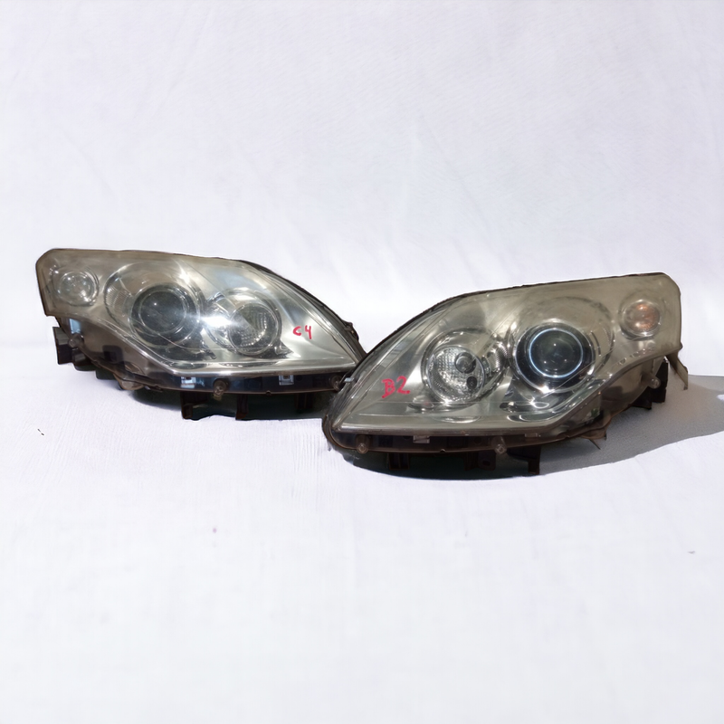 Frontscheinwerfer Renault Laguna III 260100035R Xenon Rechts Headlight