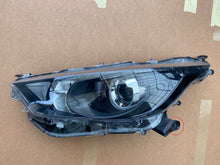 Load image into Gallery viewer, Frontscheinwerfer Toyota Yaris Ein Stück (Rechts oder Links) Headlight SCH1928012659fo