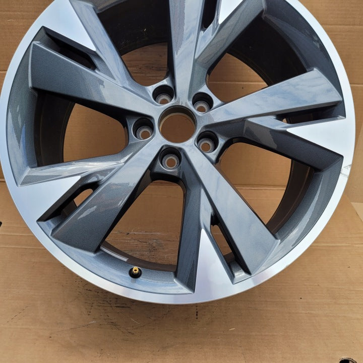 1x Alufelge 20 Zoll 9.0" 5x112 89A601025L Audi Q4 Rim Wheel FEL3762964779pt