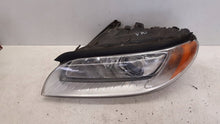 Laden Sie das Bild in den Galerie-Viewer, Frontscheinwerfer Volvo V70 III 31283915 Xenon Links Scheinwerfer Headlight