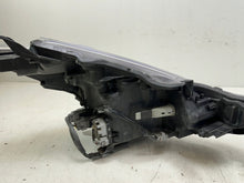 Laden Sie das Bild in den Galerie-Viewer, Frontscheinwerfer Toyota Prius Plus LED Ein Stück (Rechts oder Links) Headlight SCH3122120758wc