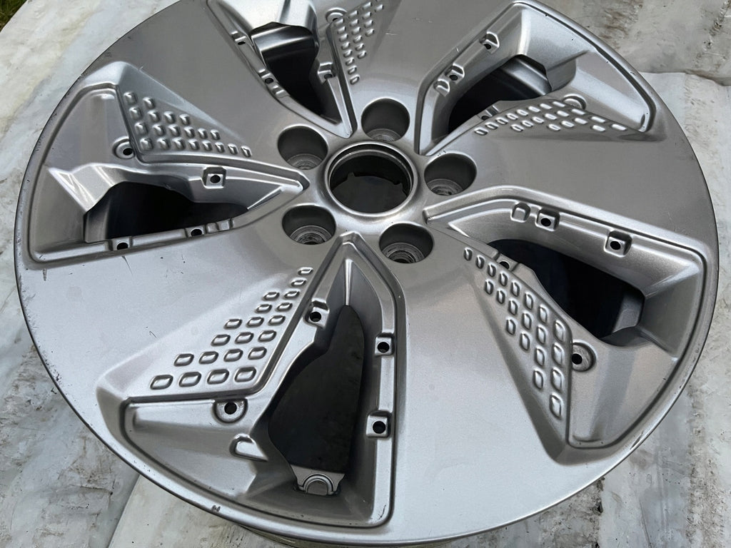 1x Alufelge 17 Zoll 7.0" 5x114.3 50ET Glanz Silber 52910-K4000 Hyundai Rim Wheel