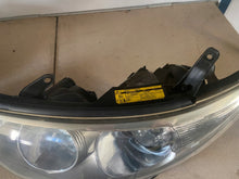 Laden Sie das Bild in den Galerie-Viewer, Frontscheinwerfer Toyota III 81185-28E40 Links Scheinwerfer Headlight