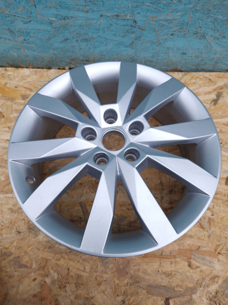 1x Alufelge 17 Zoll 7.0" 5x112 49ET Glanz Silber 5E0601025 Skoda Octavia Iii FEL4245511104dp