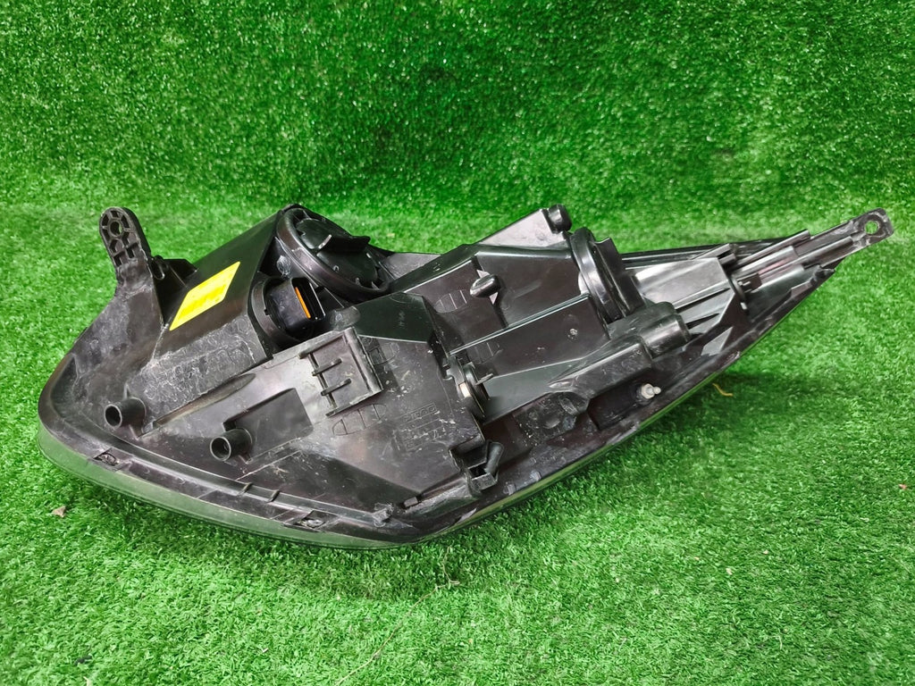 Frontscheinwerfer Kia Venga 030125720200 1P92102000921021P000 Rechts Headlight SCH8555517558ee
