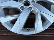 Laden Sie das Bild in den Galerie-Viewer, 1x Alufelge 18 Zoll 7.0" 5x112 43ET Glanz Silber 5NA601025AD VW Tiguan Rim Wheel FEL2598388958vu