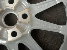 Load image into Gallery viewer, 1x Alufelge 17 Zoll 7.0" 5x108 45ET BJ32-10007-AE Land Rover Rim Wheel FEL2341759038js