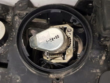 Laden Sie das Bild in den Galerie-Viewer, Frontscheinwerfer Renault Laguna II 8200002465 89004693 Links Headlight SCH8066362096ak