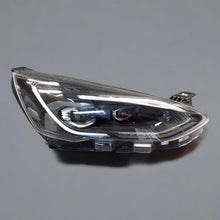 Laden Sie das Bild in den Galerie-Viewer, Frontscheinwerfer Ford Focus JX8B-13E016-CH Full LED Rechts Headlight