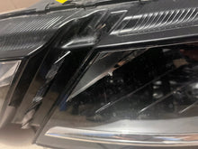 Laden Sie das Bild in den Galerie-Viewer, Frontscheinwerfer Skoda Octavia III 5E1941015E LED Links Scheinwerfer Headlight SCH8062191822tg