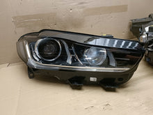 Laden Sie das Bild in den Galerie-Viewer, Frontscheinwerfer Jaguar Xe GX73-13W030-EEGX73-13W029-EE Xenon Ein Satz SCH6173087896th