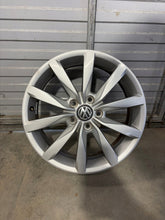 Laden Sie das Bild in den Galerie-Viewer, 1x Alufelge 17 Zoll 6.0" 5x112 48ET Glanz Silber 5G0601025K VW Golf Vii FEL5259945326cq