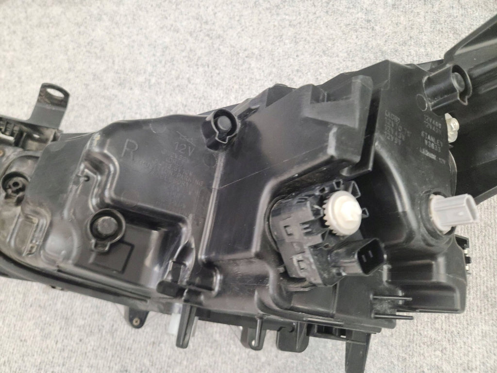 Frontscheinwerfer Mazda III B63C-51030-SCZ B63C-51030 LED Rechts Headlight SCH5333358167od