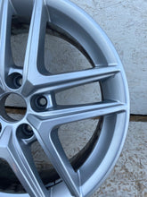 Load image into Gallery viewer, 1x Alufelge 17 Zoll 6.5&quot; 5x112 28ET Glanz Silber 8W9601025 Audi A5 A4 Rim Wheel