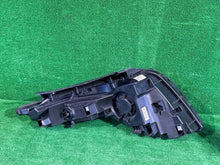 Load image into Gallery viewer, Frontscheinwerfer Hyundai Tucson 92207N7000 Links Scheinwerfer Headlight SCH6147465174pw