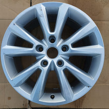 Load image into Gallery viewer, 1x Alufelge 18 Zoll 8.0" 5x130 53ET Glanz Silber 7P6601025C VW Touareg Rim Wheel FEL6741902964fy