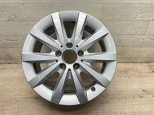 Laden Sie das Bild in den Galerie-Viewer, 1x Alufelge 16 Zoll 6.5" 5x112 49ET Glanz A2464010500 Mercedes-Benz W246 FEL8983330633jl