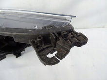 Laden Sie das Bild in den Galerie-Viewer, Frontscheinwerfer Ford Kuga 90156445 Xenon Ein Stück (Rechts oder Links) SCH9399975427oq