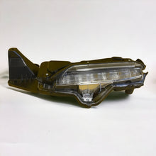 Laden Sie das Bild in den Galerie-Viewer, Frontscheinwerfer Toyota Yaris Cross LED Rechts Scheinwerfer Headlight