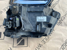 Load image into Gallery viewer, Frontscheinwerfer VW Amarok 2H3941032 90113169 Xenon Rechts Headlight SCH3467804080wi