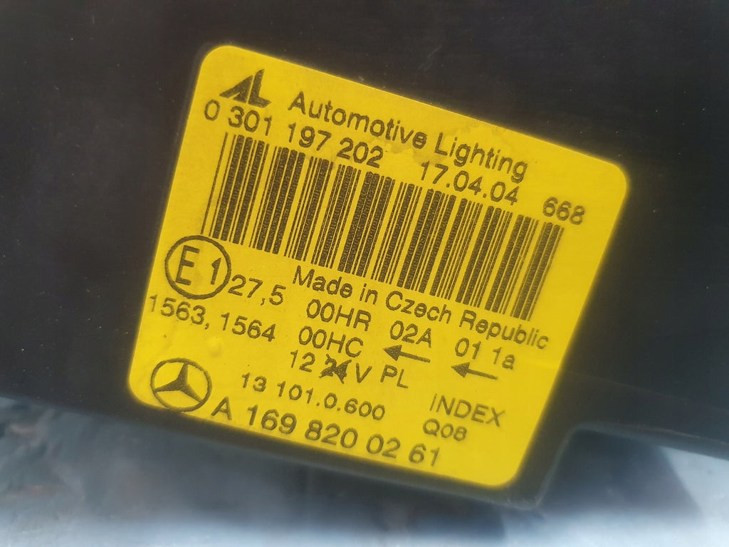 Frontscheinwerfer Mercedes-Benz W169 A1698200261 Ein Stück (Rechts oder Links)