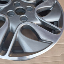 Load image into Gallery viewer, 1x Alufelge 17 Zoll 7.0" 4x100 44ET Glanz Graphit 403000803R Mg Captur Clio FEL5122850777mg