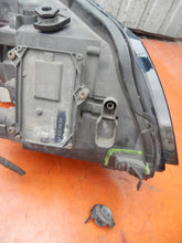 Laden Sie das Bild in den Galerie-Viewer, Frontscheinwerfer VW Caddy III 1T1941751H Links Scheinwerfer Headlight SCH2360265401la