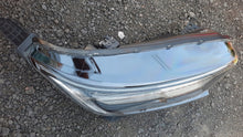 Laden Sie das Bild in den Galerie-Viewer, Frontscheinwerfer Honda Cr-V V Rechts Scheinwerfer Headlight SCH8864683741mt