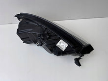 Load image into Gallery viewer, Frontscheinwerfer Skoda Fabia III 6V1941015F LED Ein Stück (Rechts oder Links)