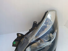 Laden Sie das Bild in den Galerie-Viewer, Frontscheinwerfer Renault Clio III 89900161 Ein Stück (Rechts oder Links) SCH4860463319pt